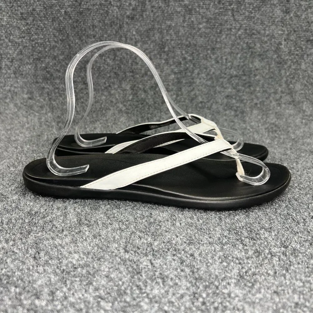OluKai Ho'opio Sandals Women's 9 White Black‎ Summer Beach Recovery Flip Flops